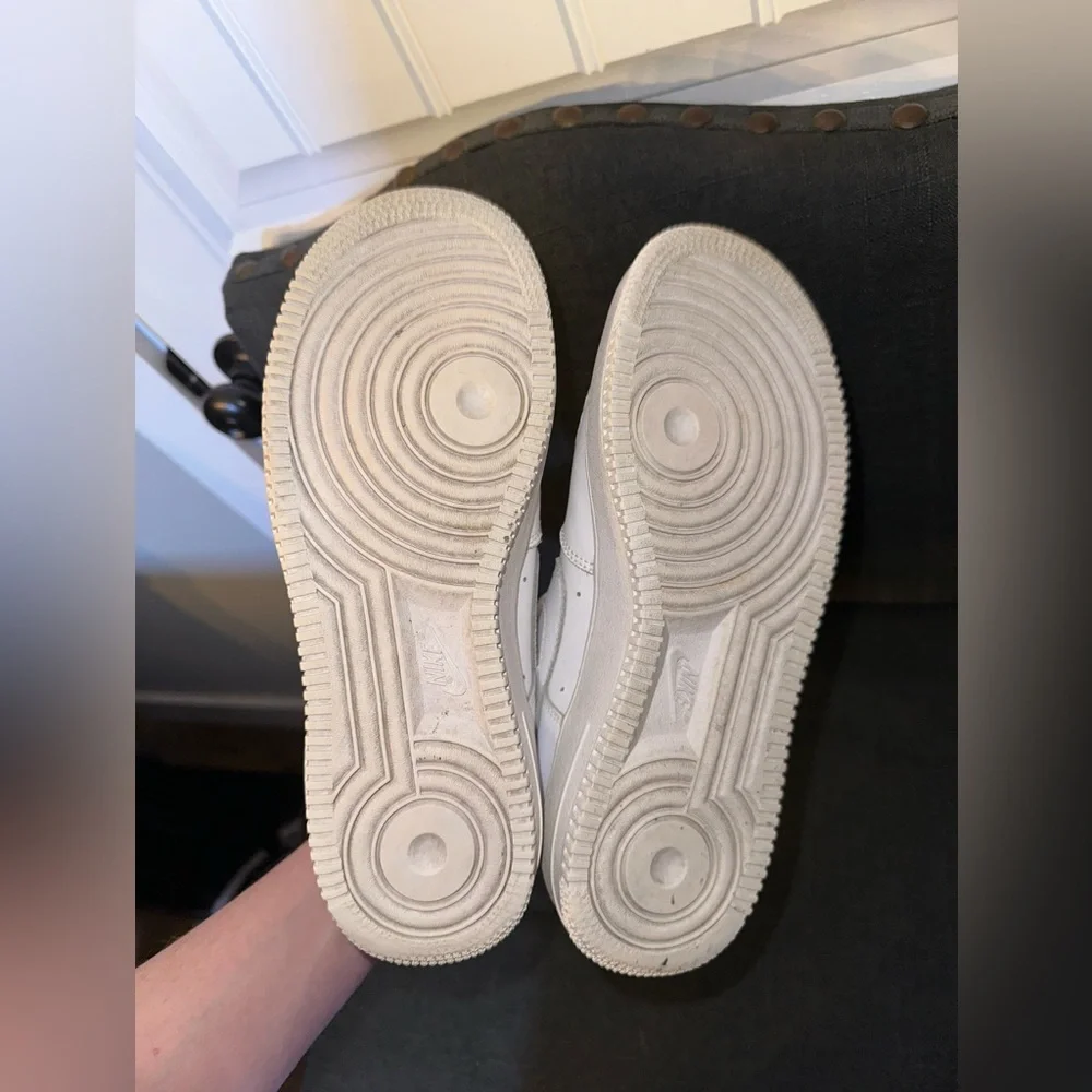 Nike Air Force 1‎ Size 6.5Y White Sneakers